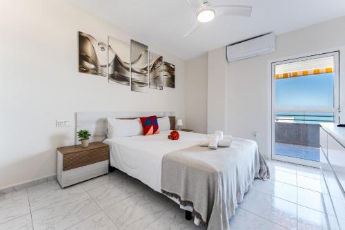 Three-Bedroom Deluxe Apartment image 4