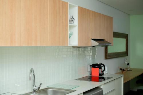 Freedom Plaza serviced apartments - image 3