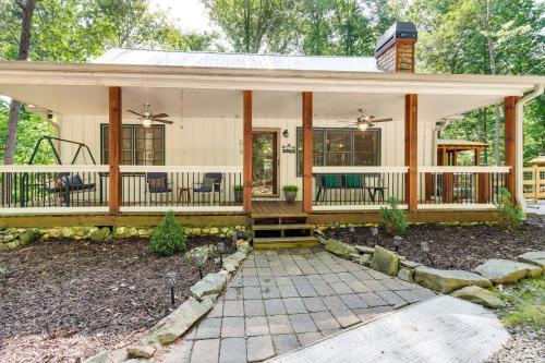 Cozy Ellijay Cabin Hot Tub, Yard, and Resort Access in Ellijay, USA