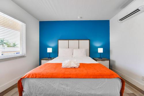 Comfortable Beachfront Studio with pool! -M32 in Hollywood, USA
