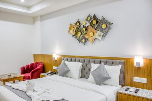 King Room image 4