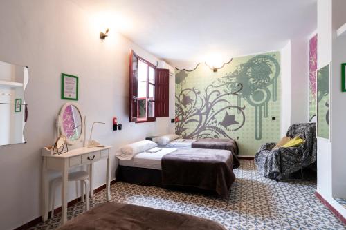 Single Bed in a 4-Bed Female Dormitory Room image 2