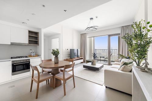Silkhaus Vacation Homes Elegant 1BDR in Downtown Views II, Dubai