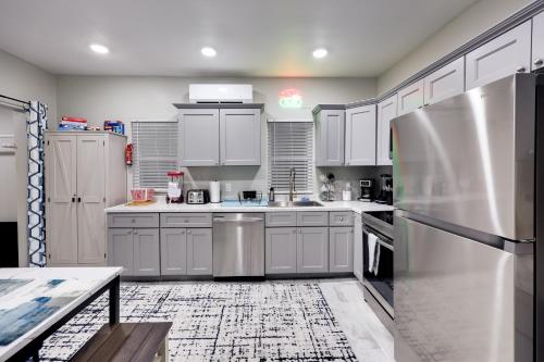 Hot Springs Home with Yard, Walk to Bathhouse Row! in Hot Springs, USA
