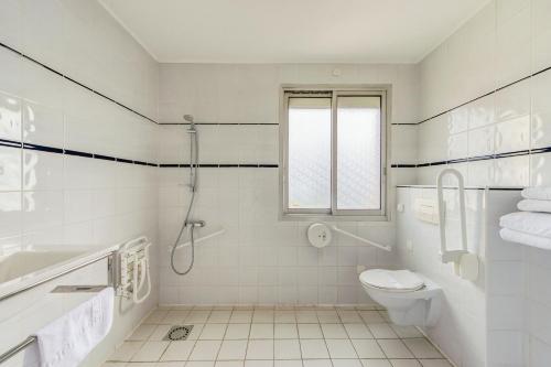 Brit Hotel Confort Castres - image 4