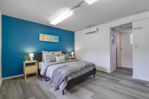 The mariner Suites #22 - Beachfront Studio in Hollywood, USA