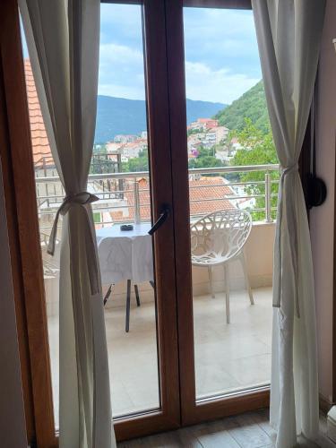 Nomad Montenegro in Igalo