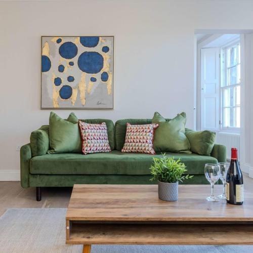 Dragon Suites - Edinburgh City Centre 2 Bed Apartment 4