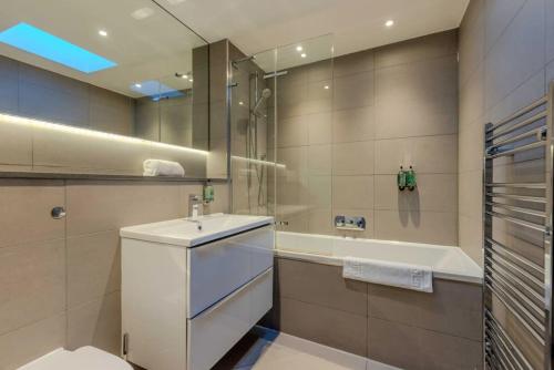 Dragon Suites - Edinburgh City Centre 2 Bed Apartment, Edinburgh (fotografie 9)