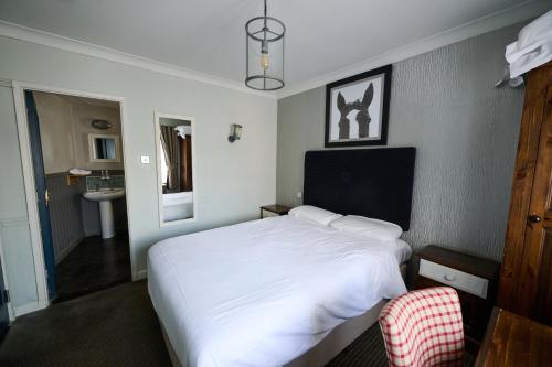 White Hart Newmarket by Marston's Inns - image 3