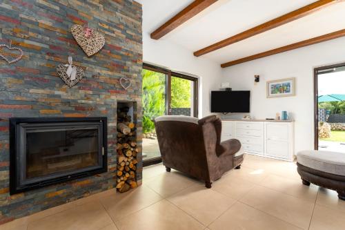 Romantic villa with pool, surrounded by greenery in complete privacy-by TRAVELER tourist agency Krk  in Sveti Ivan Dobrinjski