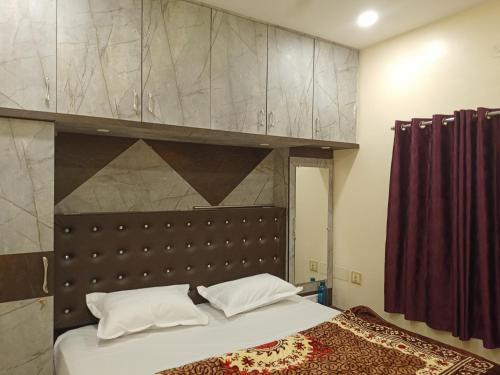 Akshítha Guesthouse (Akshitha Guesthouse) in Tirupattur