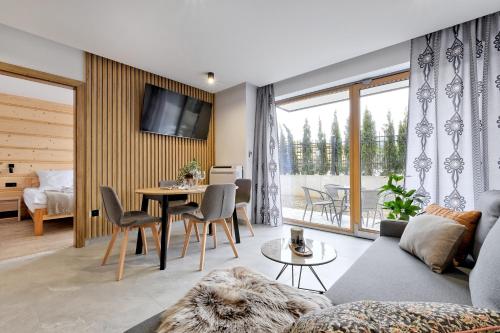Księżycowe Apartamenty SPA - Mountain View by Golden Apartments, Zakopane