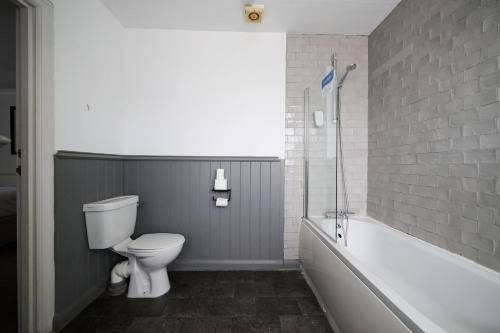 White Hart Newmarket by Marston's Inns - image 14