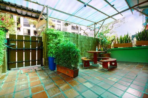 Garden, Ding-Dong Hostel in Cali