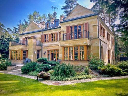 Stately Home in Magdalenka Warsaw - Konstancin-Jeziorna