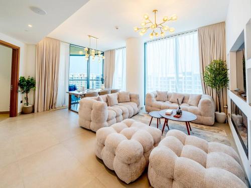 LUXFolio Retreats - Stylish and Sleek - image 14