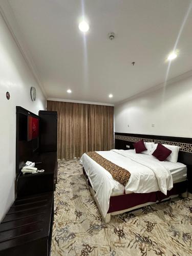Nuzha Square Hotel - Tap to explore photos