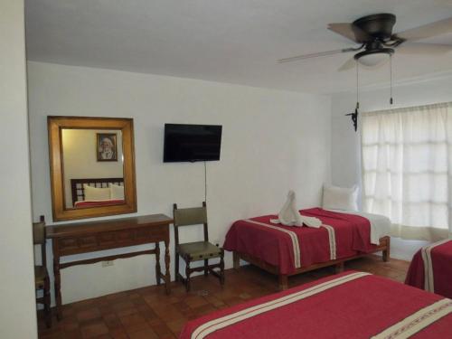 Standard Family Room image 3