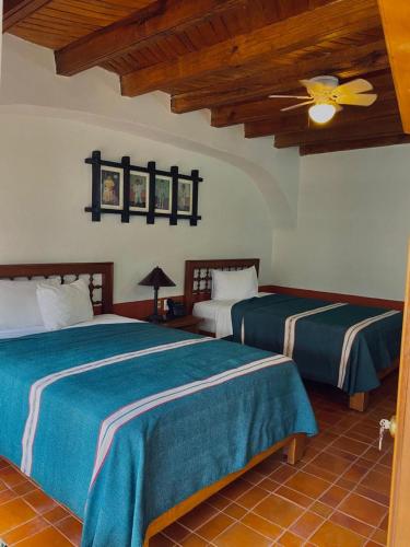 Classic Quadruple Room image 2