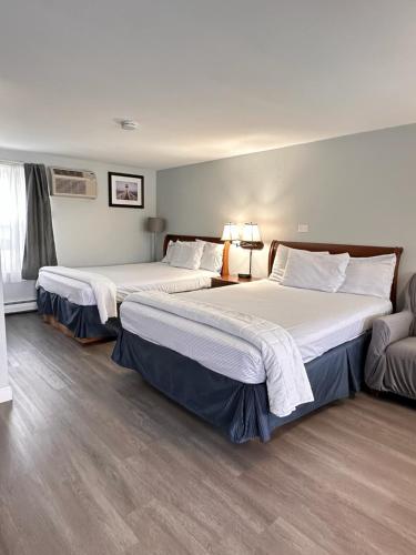 Cape Shore Inn Room Type - Double Room with Two Double Beds