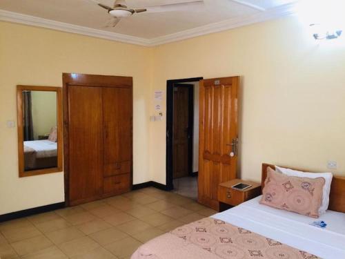 Double Room with Garden View in อักกรานิวทาวน์