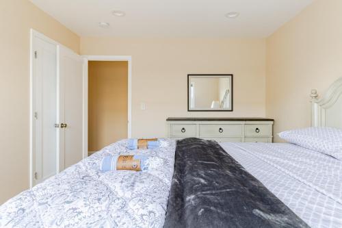 Spacious 3BR Condo Near Ventnor Beach in Ventnor City, USA