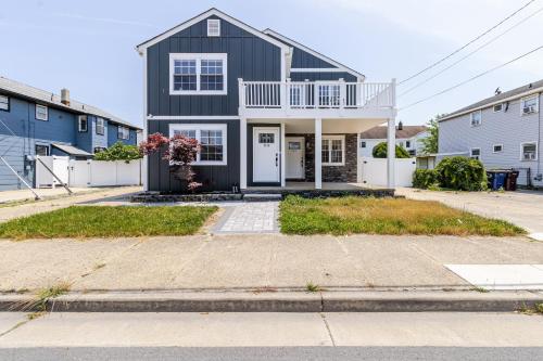 Spacious 3BR Condo Near Ventnor Beach in Ventnor City, USA