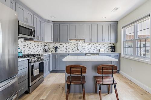 Spacious 3BR Condo Near Ventnor Beach in Ventnor City, USA