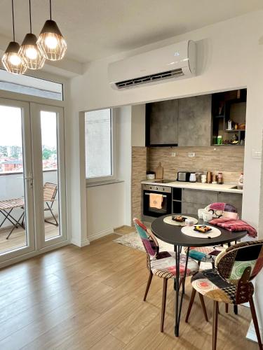 Lanada Apartment Skopje – khách sạn tại Chento