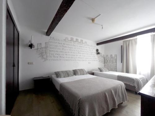 Rainha Santa Isabel - Óbidos History Hotel - main image