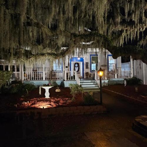Tybee Island Inn Bed & Breakfast - image 9