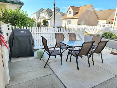 Seaside Serenity AC-Beautiful Ocean View Home -3 bed 2 bath in Atlantic City, USA