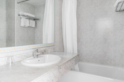 Apartamentos Balear Beach - image 5