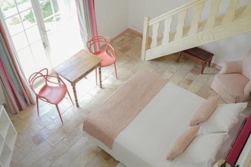 room detail thumbnail 1