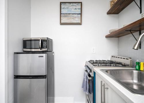 Renovated 2 Bedroom Condo Free Parking LM1405 in Atlanta, USA