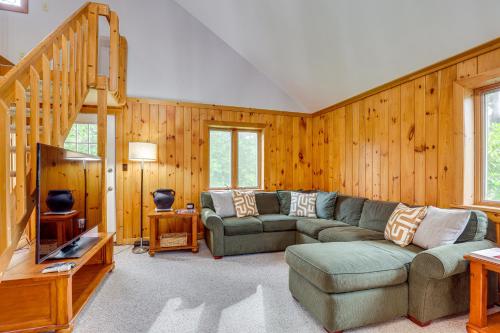 Keuka Lake Cabin w/ Boat Dock Access & Fire Pit!