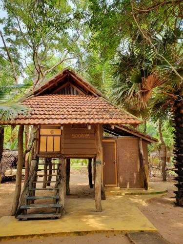 Light House Beach Hut in Komari