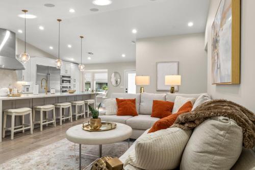 Elegantly Renovated Home W Lush Backyard & Pool - Tap to explore photos