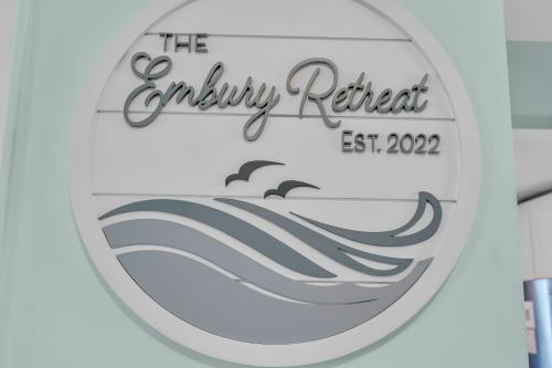 6-Min Walk to Asbury Park & OG Main St - Updated & Cozy Apartment in Historic Ocean Grove - Fire Pit & Patio - Fast Wi-Fi in Ocean Grove, USA