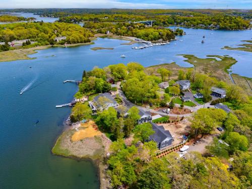 Waterfront Luxury Vacation Rental in Gloucester, USA