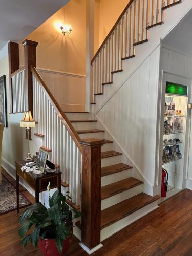 ทัศนียภาพภายนอกโรงแรม, The Charleston Inn Hendersonville NC in เฮนเดอร์สันวิลล์ (NC)