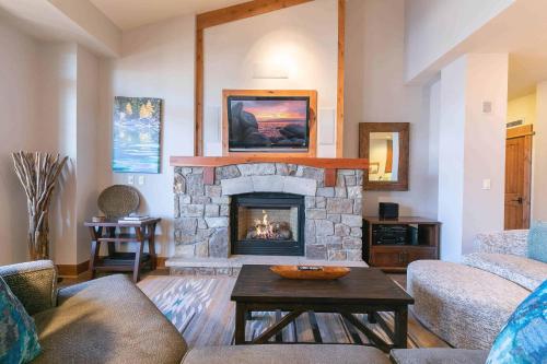 Big Horn Lodge 501 by East West Hospitality - Apartment - Truckee