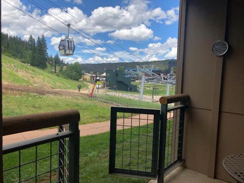 Zephyr Mountain Lodge 1215 - Ski In Ski Out Condo in Winter Park, USA