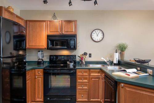 Zephyr Mountain Lodge 1215 - Ski In Ski Out Condo in Winter Park, USA