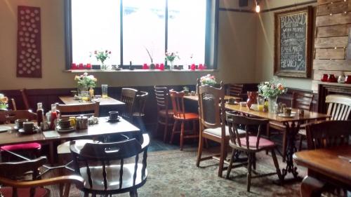 酒店外观, Alma Inn & Dining Rooms in 哈里奇