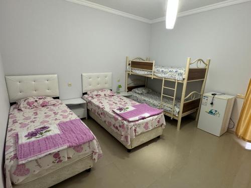 2 double beds, 1 bunk bed
