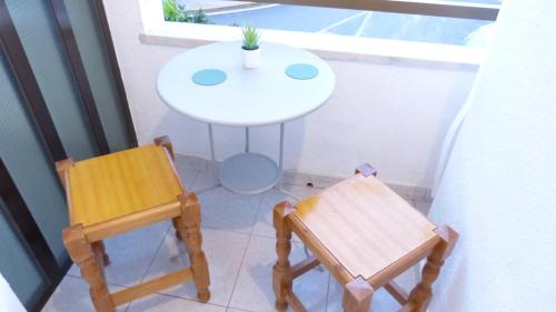 HOSTAL CANDELEDA - main image