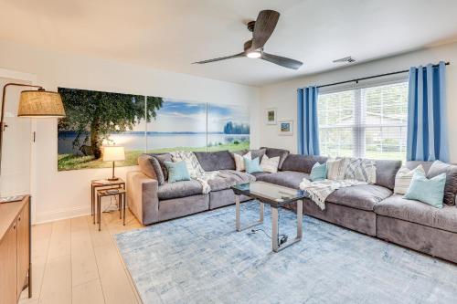 Charming Family Home in Lake Milton with Hot Tub! in Newton Falls, USA