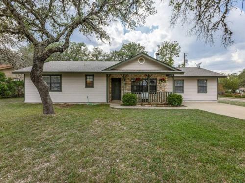 7 Bed Wine Country Home Mins from Shops and Restaurants in Johnson City, USA
